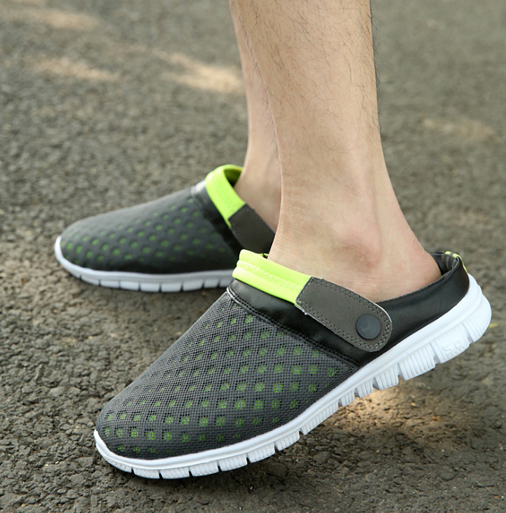 Breathable hole shoes