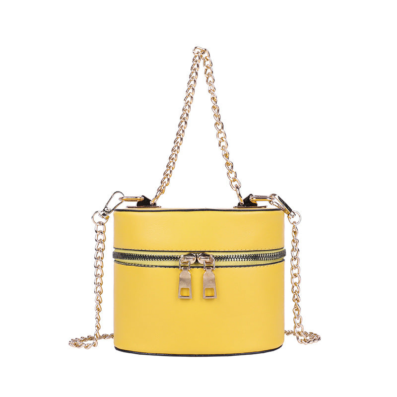 Chain crossbody bucket bag